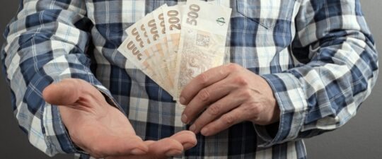 countingczechkorunainvariousnominalbanknotesczk-holda