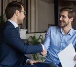 gooddealtwobusinesspartnersshakinghandsaftersigningcontract