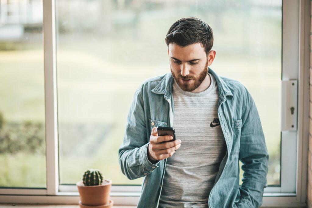 Mnoho společností má dnes v nabídce půjčku v hotovosti po telefonu.