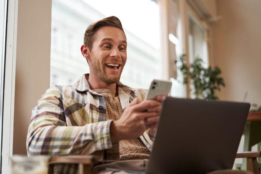Půjčka bez volání nabízí rychlé vyřízení půjčky online bez nutnosti telefonátu.